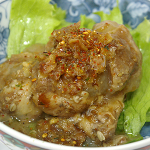 豚なんこつのかつおみそ煮込み